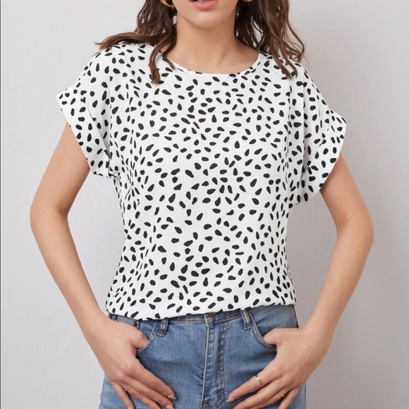 New Allover print top white and black size 2 - Picture 3 of 5